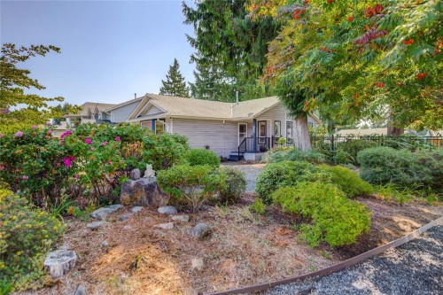 2193 Cardinal Pl, Comox, BC 