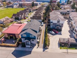#4-937 Colville Rd Esquimalt, BC V9A 4P4