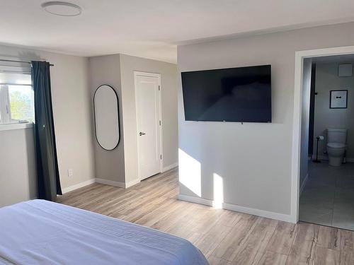 434 Hebert Street, Thunder Bay, ON - Indoor Photo Showing Bedroom