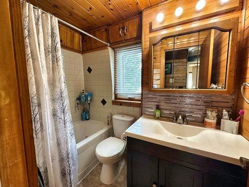79 Brompton Road, Red Rock, ON - Indoor Photo Showing Bathroom