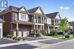 2 CREEKLAND AVENUE N Whitchurch-Stouffville, ON L4A 1T8