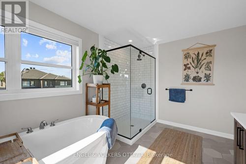 720 Coast Circle, Ottawa, ON - Indoor Photo Showing Bathroom