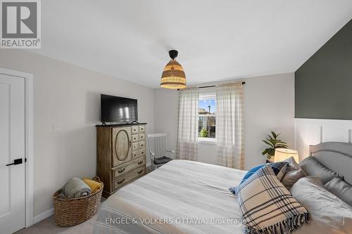 720 Coast Circle, Ottawa, ON - Indoor Photo Showing Bedroom