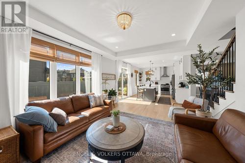 720 Coast Circle, Ottawa, ON - Indoor Photo Showing Living Room
