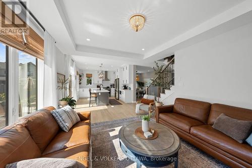 720 Coast Circle, Ottawa, ON - Indoor Photo Showing Living Room