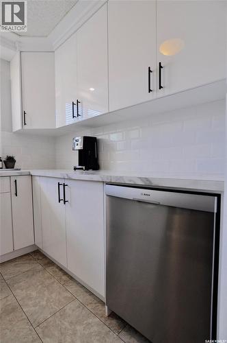 407 Wathaman Crescent, Saskatoon, SK - Indoor Photo Showing Kitchen