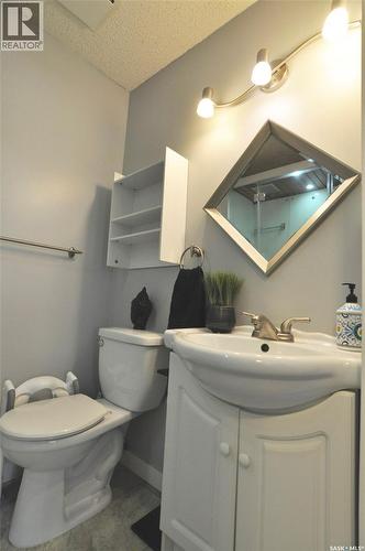 407 Wathaman Crescent, Saskatoon, SK - Indoor Photo Showing Bathroom