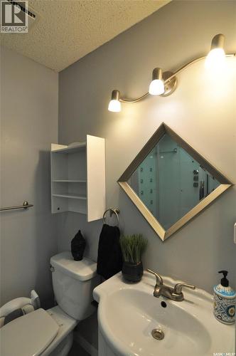 407 Wathaman Crescent, Saskatoon, SK - Indoor Photo Showing Bathroom