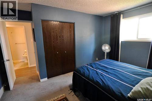 407 Wathaman Crescent, Saskatoon, SK - Indoor Photo Showing Bedroom