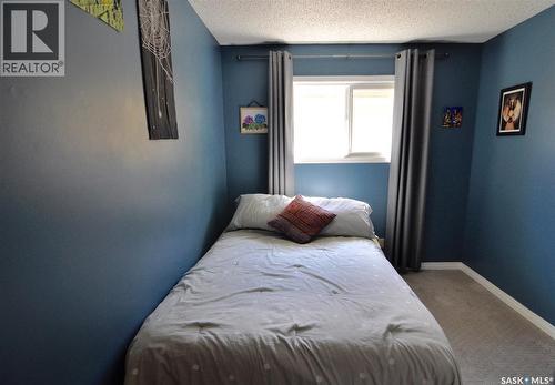 407 Wathaman Crescent, Saskatoon, SK - Indoor Photo Showing Bedroom
