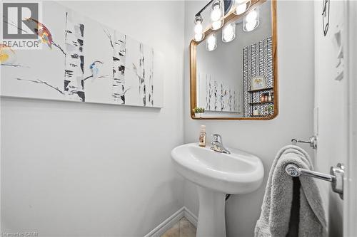 65 Amsterdam Crescent, Guelph, ON - Indoor Photo Showing Bathroom