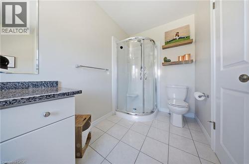 65 Amsterdam Crescent, Guelph, ON - Indoor Photo Showing Bathroom