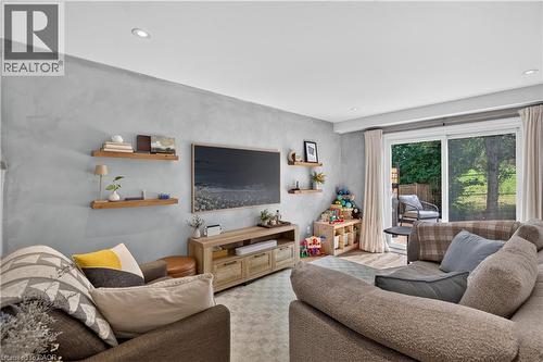 171 Golfwood Drive, Hamilton, ON - Indoor Photo Showing Living Room