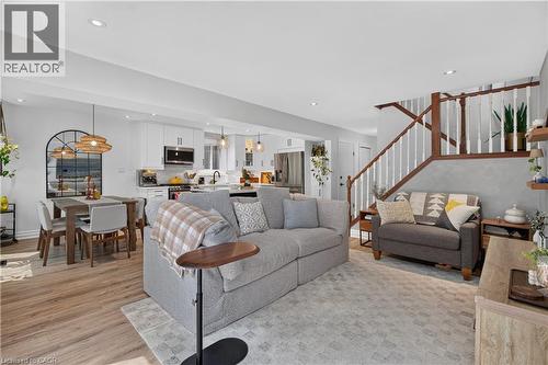 171 Golfwood Drive, Hamilton, ON - Indoor Photo Showing Living Room