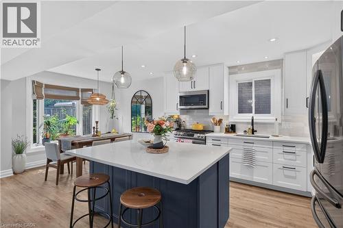 171 Golfwood Drive, Hamilton, ON - Indoor Photo Showing Kitchen With Upgraded Kitchen