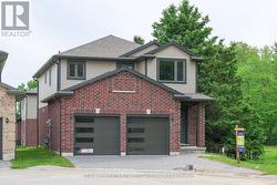 1604 CHICKADEE TRAIL  London South (South W), ON N6N 1K2