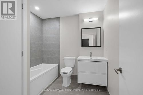 303 - 370 ATHLONE AVENUE , Ottawa, Ontario K1Z 5M4 4