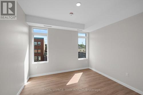 303 - 370 ATHLONE AVENUE , Ottawa, Ontario K1Z 5M4 5