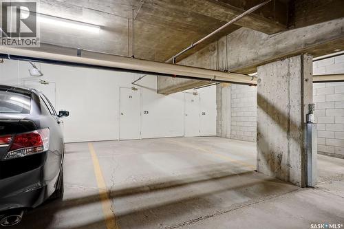 210 2550 25Th Avenue, Regina, SK - Indoor Photo Showing Garage