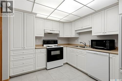 210 2550 25Th Avenue, Regina, SK - Indoor Photo Showing Kitchen With Double Sink