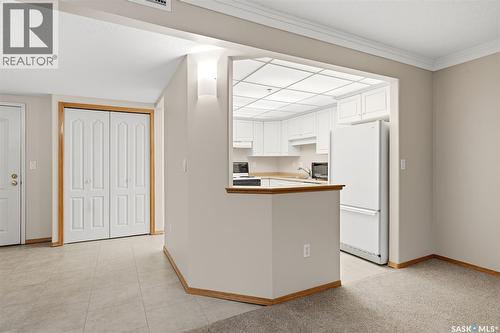 210 2550 25Th Avenue, Regina, SK - Indoor Photo Showing Kitchen