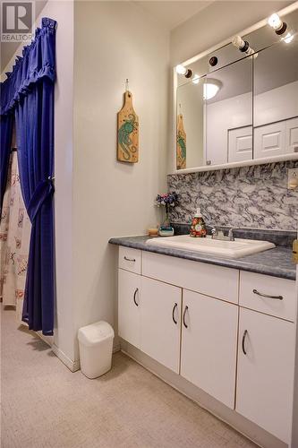 29 Leblanc Street, Whitefish, ON - Indoor Photo Showing Bathroom