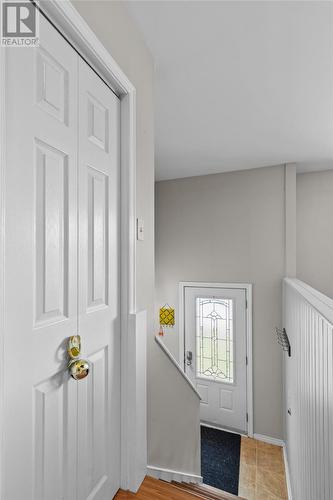 Split entry with access to both levels - 22 Holbrook Avenue, St. John'S, NL - Indoor Photo Showing Other Room