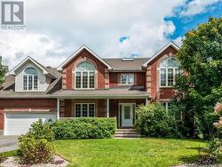 5 HEARN CRESCENT Ottawa, ON K2S 1R7