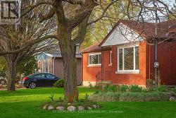 3768 DORCHESTER ROAD Niagara Falls, ON L2J 3A7