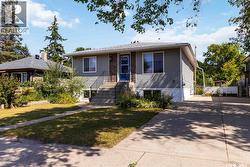 738 Weldon AVENUE  Saskatoon, SK S7M 2V2