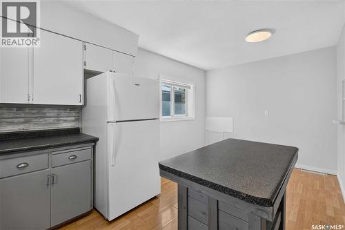738 Weldon Avenue, Saskatoon, SK - Indoor Photo Showing Kitchen