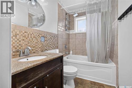 738 Weldon Avenue, Saskatoon, SK - Indoor Photo Showing Bathroom
