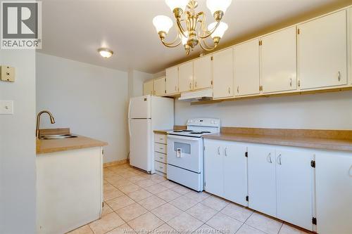 5446 Lassaline Unit# 47, Windsor, ON - Indoor Photo Showing Kitchen