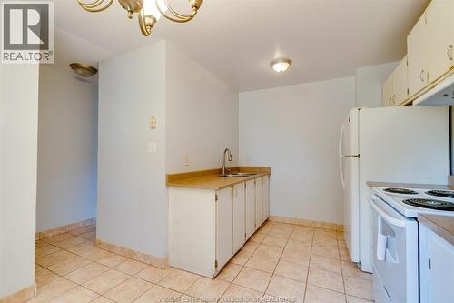 5446 Lassaline Unit# 47, Windsor, ON - Indoor Photo Showing Kitchen