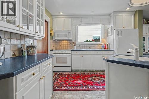 1150 2Nd Avenue Nw, Moose Jaw, SK - Indoor Photo Showing Kitchen