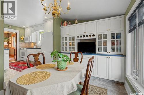 1150 2Nd Avenue Nw, Moose Jaw, SK - Indoor Photo Showing Dining Room