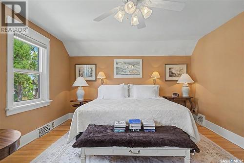 1150 2Nd Avenue Nw, Moose Jaw, SK - Indoor Photo Showing Bedroom