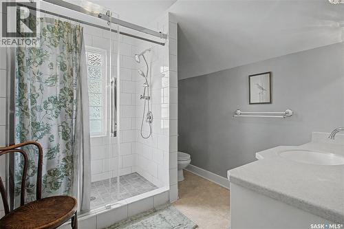 1150 2Nd Avenue Nw, Moose Jaw, SK - Indoor Photo Showing Bathroom