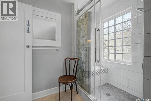 1150 2Nd Avenue Nw, Moose Jaw, SK - Indoor Photo Showing Bathroom