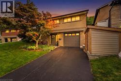 177 LOWER HORNING Road  Hamilton, ON L8S 3H1