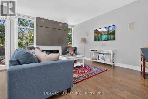 296 Kirchoffer Avenue, Ottawa, ON 
