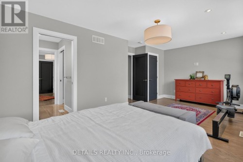 296 Kirchoffer Avenue, Ottawa, ON 