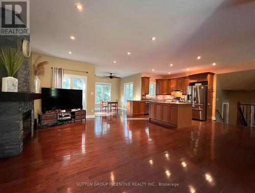 32 Albion Lane, Tiny, ON - Indoor
