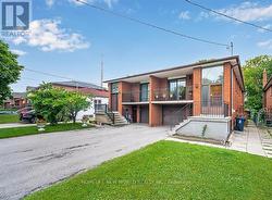 6 PRIVET ROAD Toronto, ON M3M 1C1
