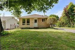 150 DAUPHIN AVENUE  Kingston (Rideau), ON K7K 6B1