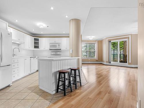 207 78 Regency Park Drive, Halifax, NS - Indoor Photo Showing Kitchen