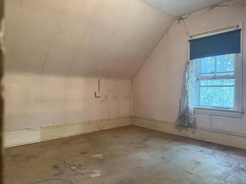280 Marsh Street, New Glasgow, NS - Indoor Photo Showing Other Room