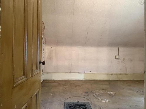 280 Marsh Street, New Glasgow, NS - Indoor
