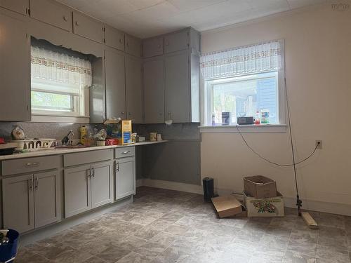 280 Marsh Street, New Glasgow, NS - Indoor