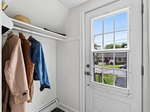 1 Piers Avenue, Fairmount, NS - Indoor